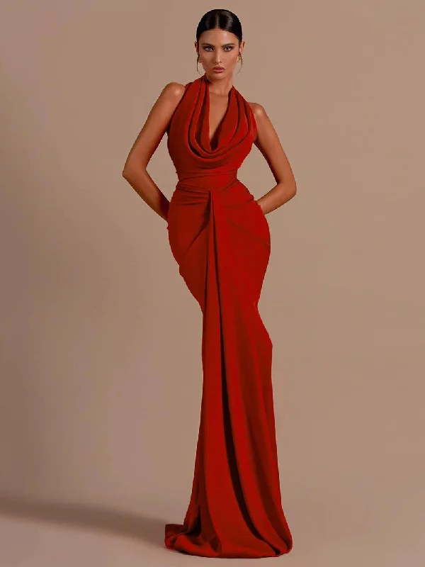 Maxi dress with geometric pattern-Red Backless Halter V-Neck Maxi Bodycon Christmas Party Dress