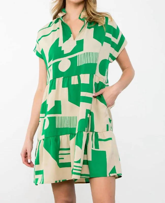 Midi dress with flared skirt-Short Sleeve Print Midi Dress In Green